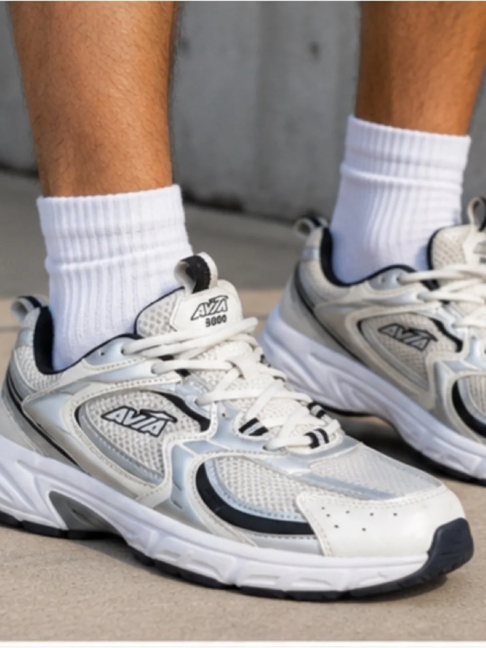 Avia 5000 Men's White and Gray Athletic Sneakers